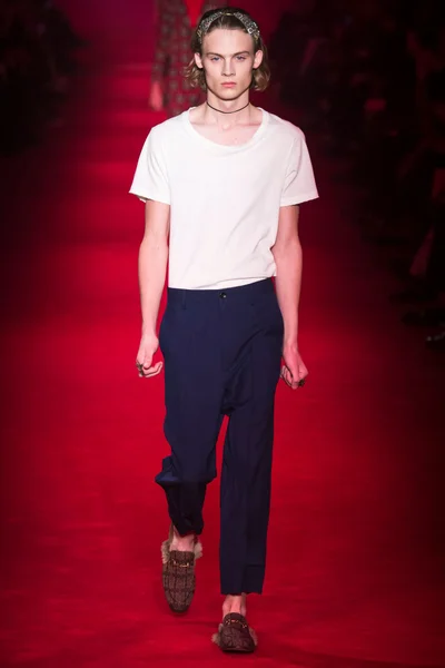 Look 8